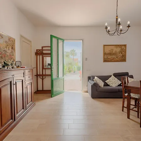 Guesthost - Chiga With Veranda, Pool And Parking Rilievo